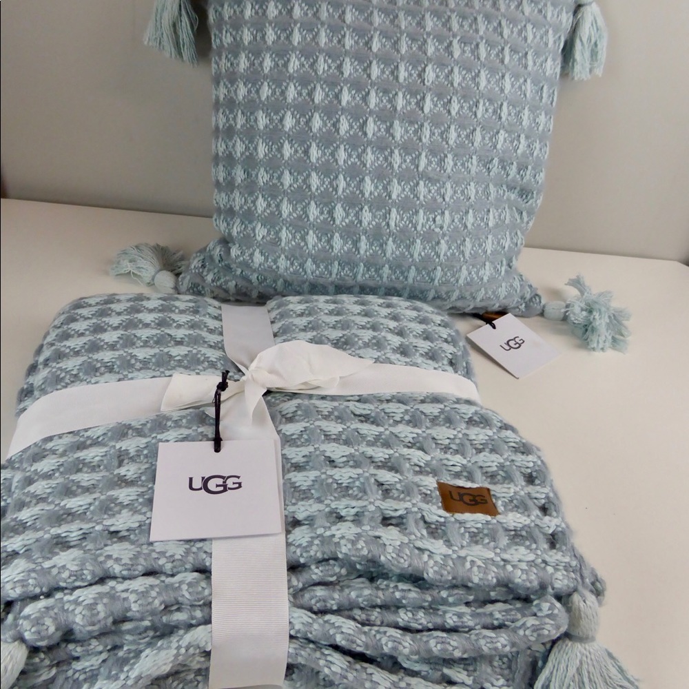 UGG Tassel Cabrillo Waffle Blanket & Pillow Set